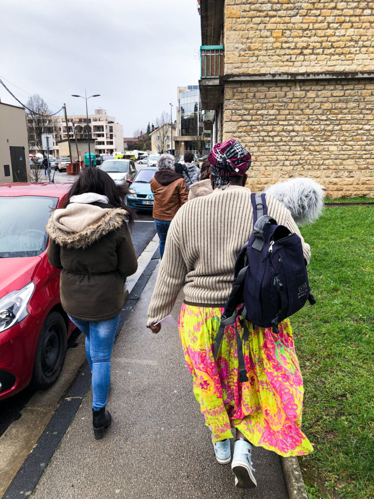 Entrevue micro trottoir au public