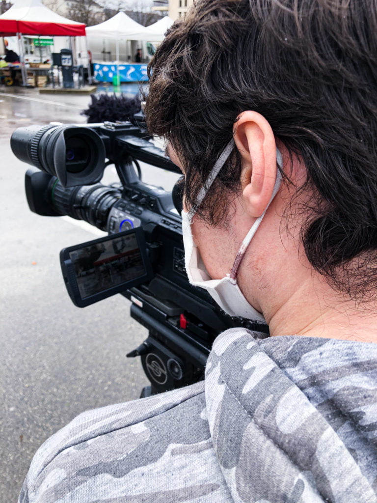 Entrevue micro trottoir au public