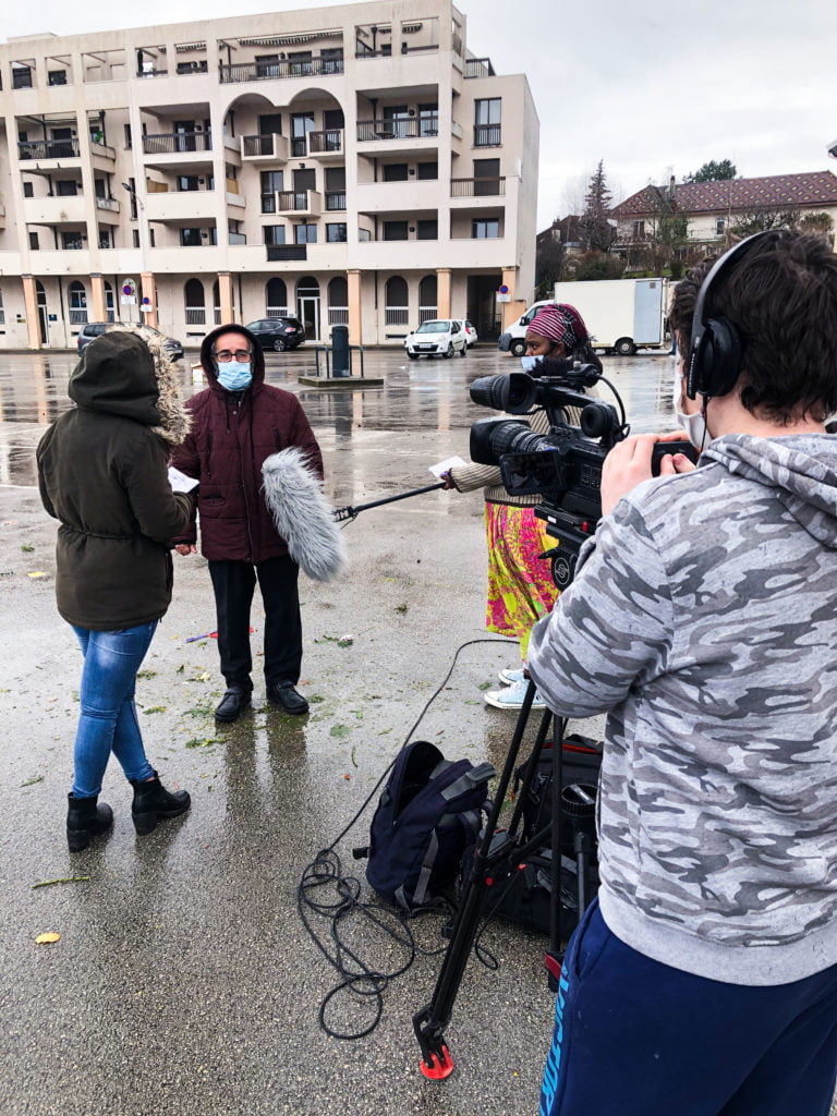 Entrevue micro trottoir au public